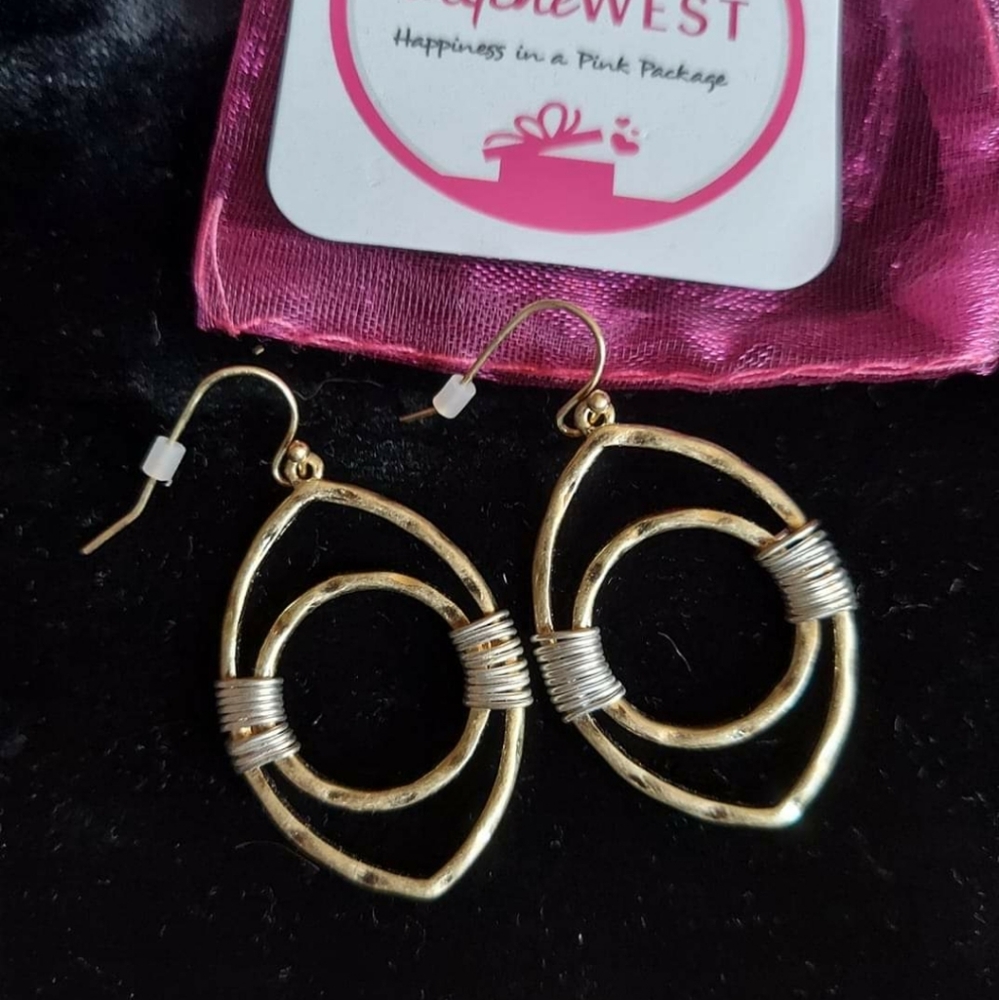 3/$15 NWT Nadine West wire wrapped dangle earrings